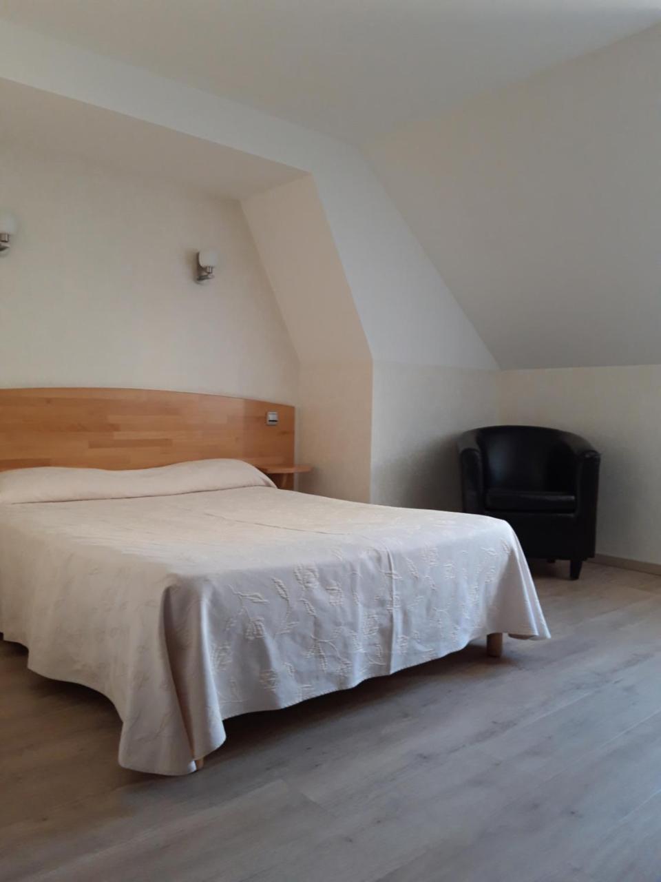 Hotel La Guimbarde Morteau Ngoại thất bức ảnh