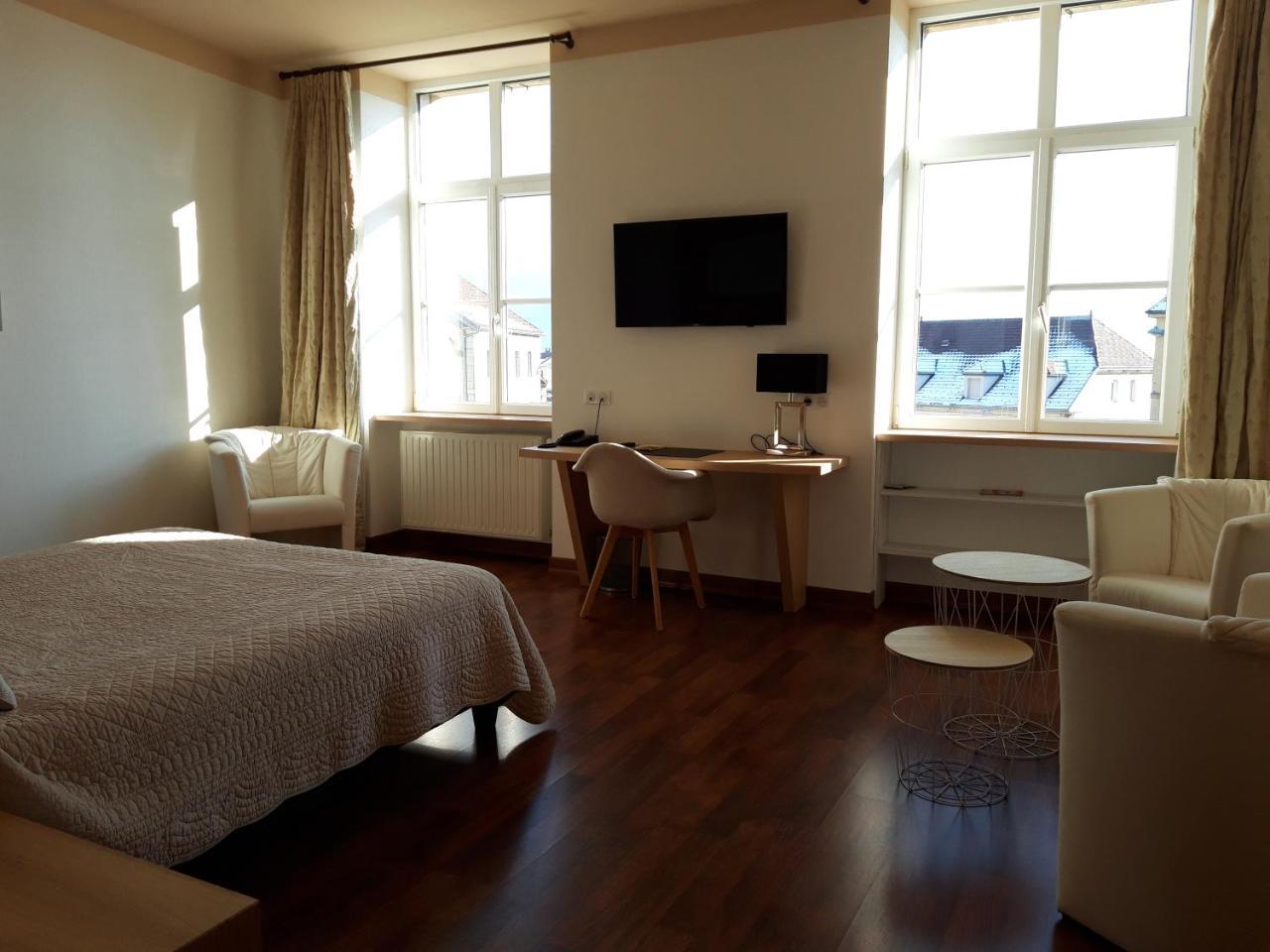 Hotel La Guimbarde Morteau Ngoại thất bức ảnh